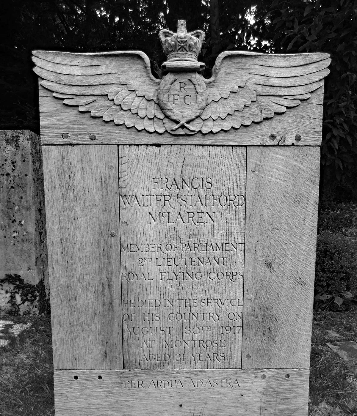 The headstone of Francis Walter Stafford McLaren